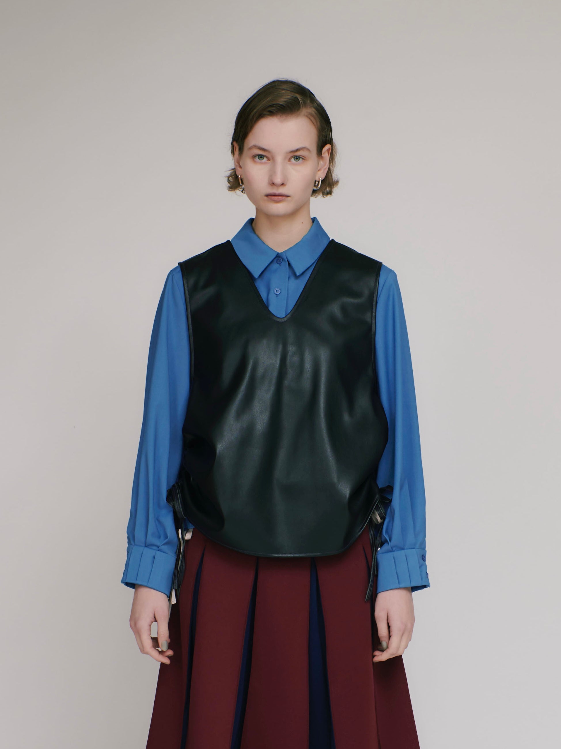 Shirring leather vest
