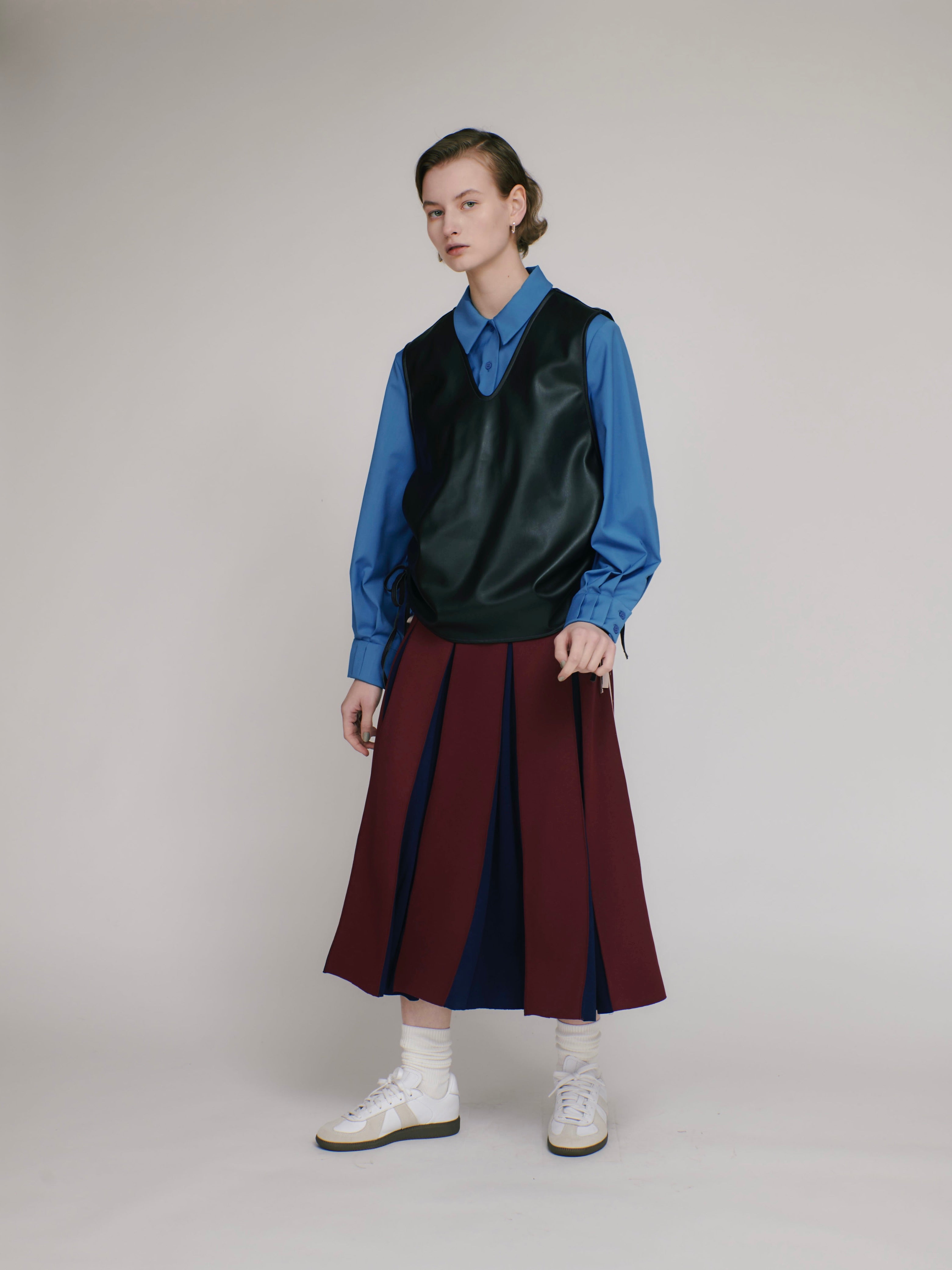 Shirring leather vest