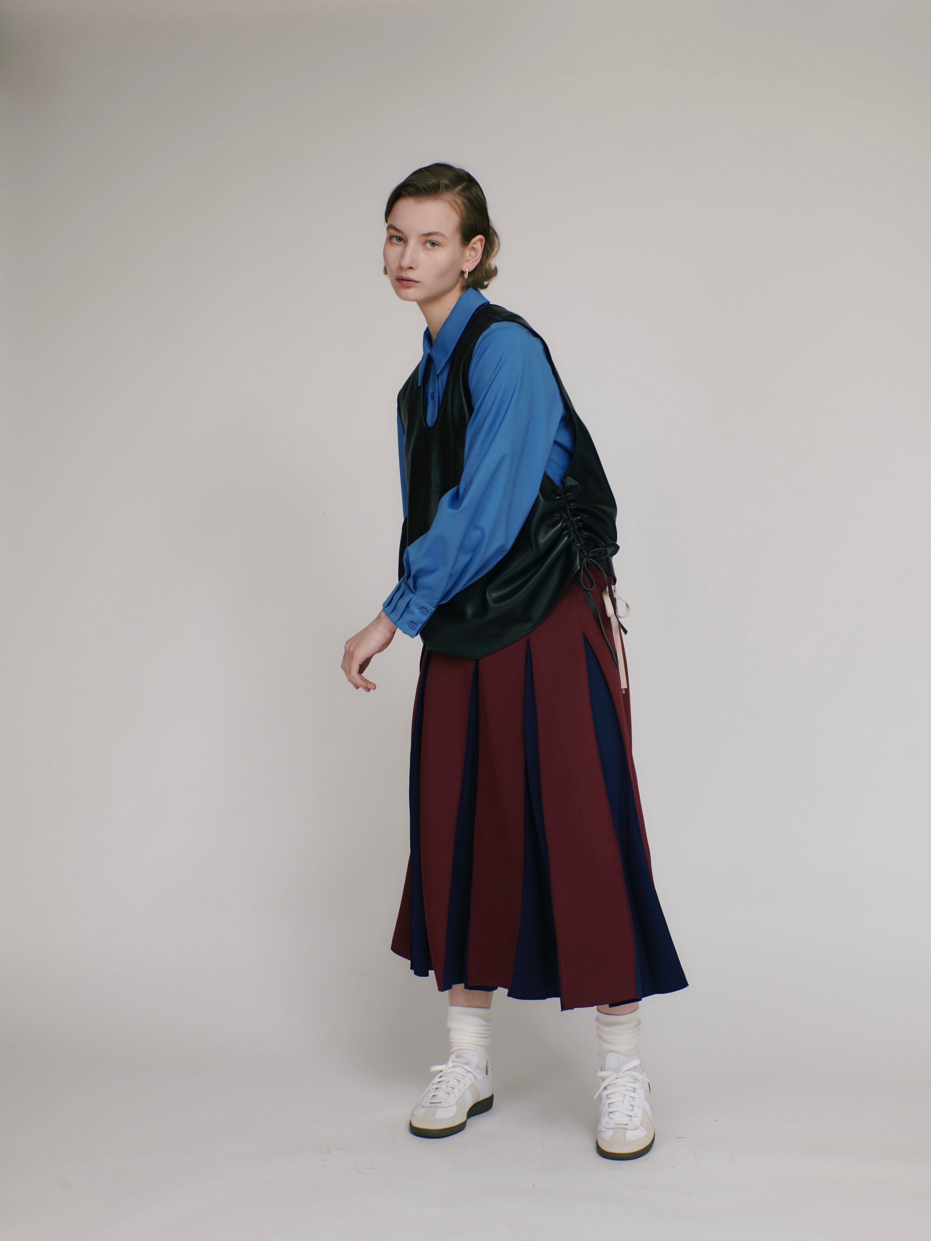 Asymmetry pleats shirt (blue)