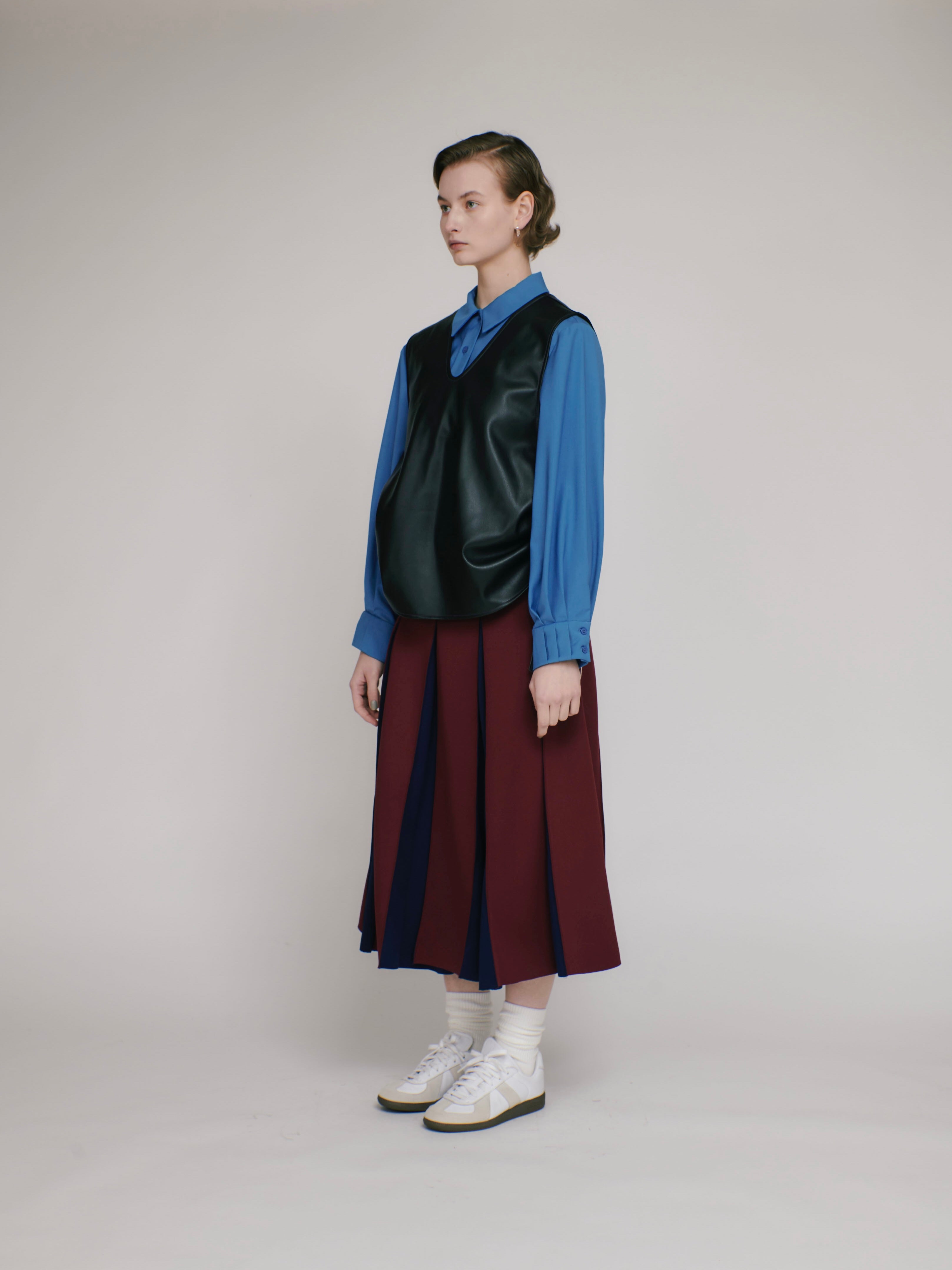 Shirring leather vest