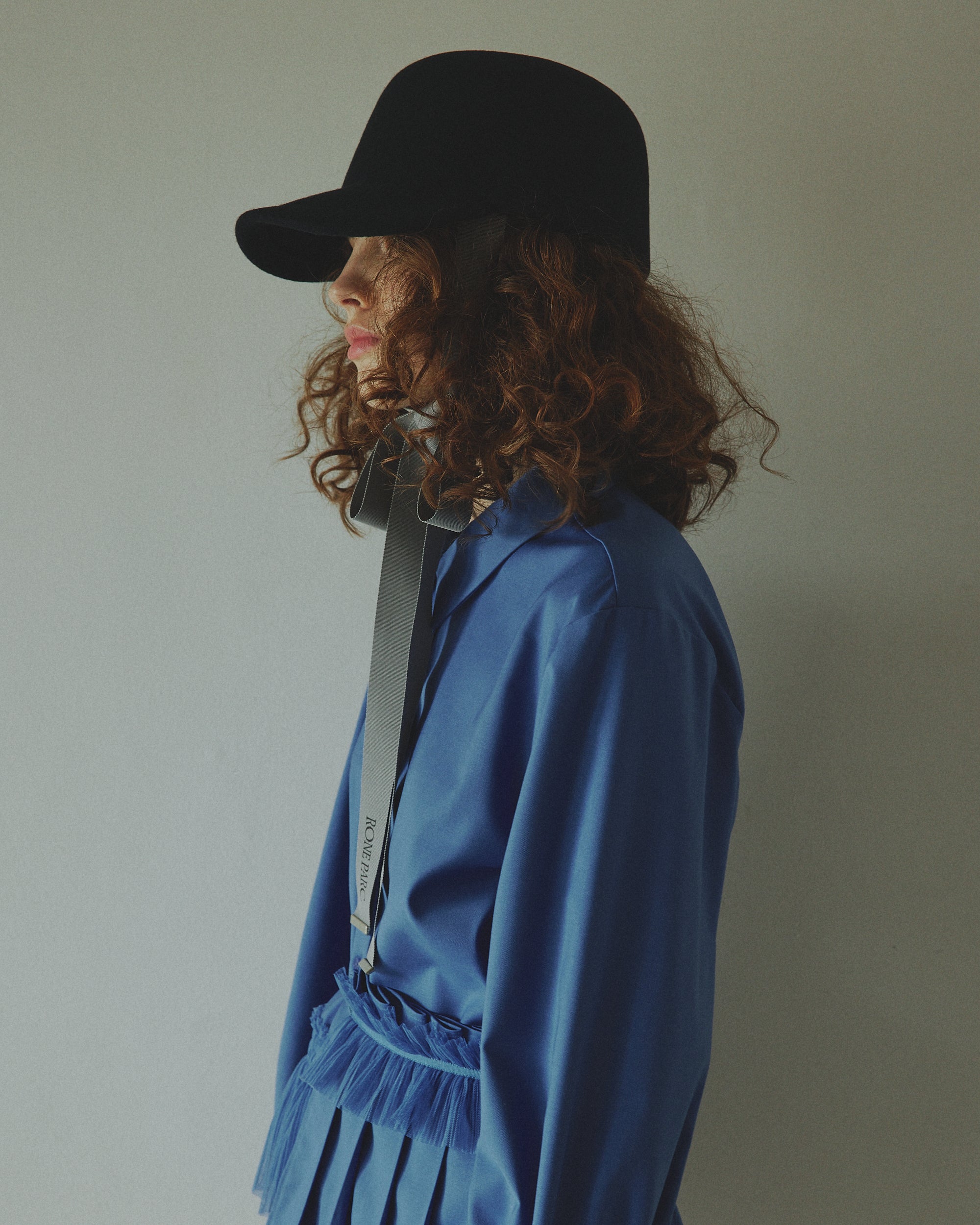 Asymmetry pleats shirt (blue)