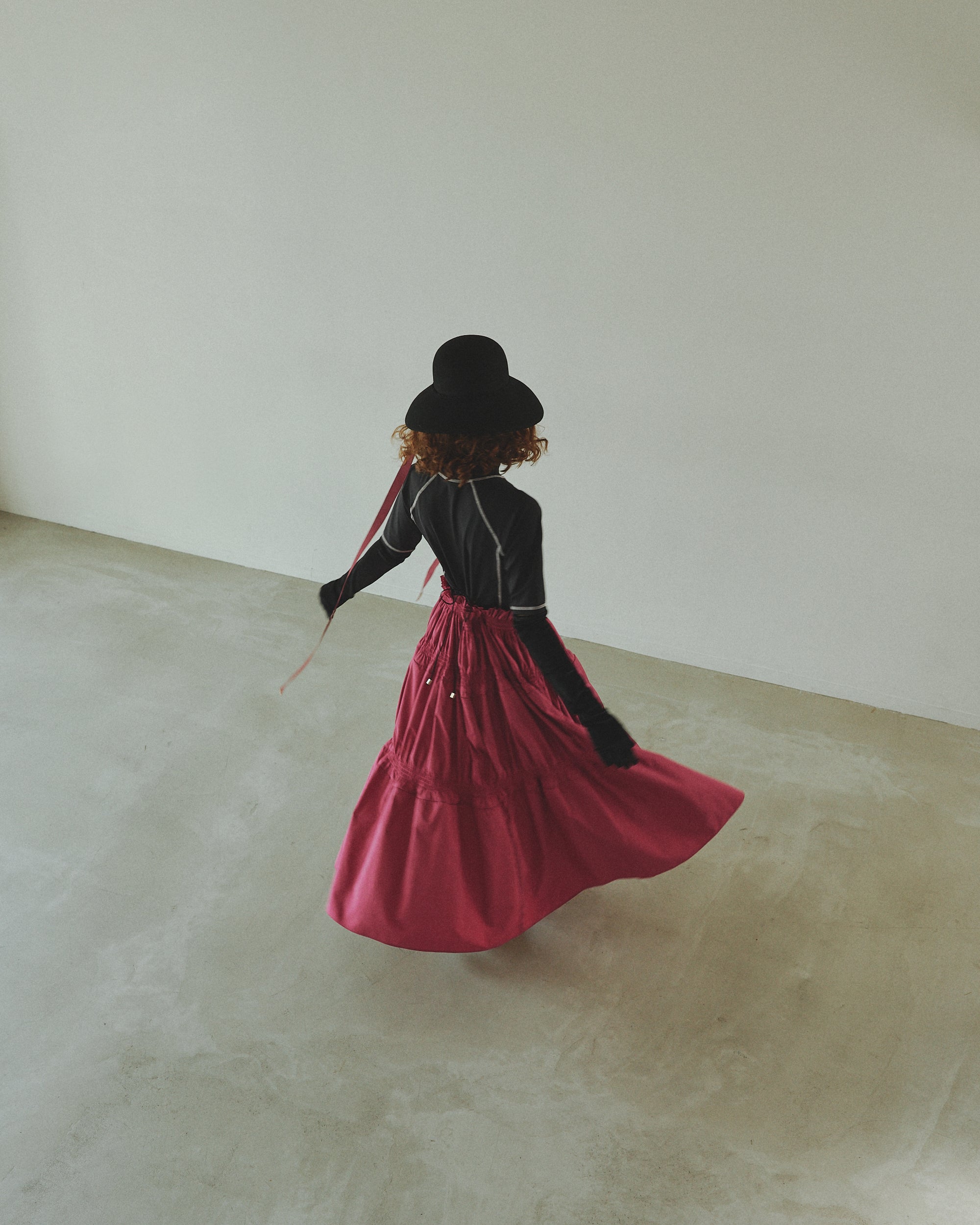 Scuba top tiered dress (black-pink)