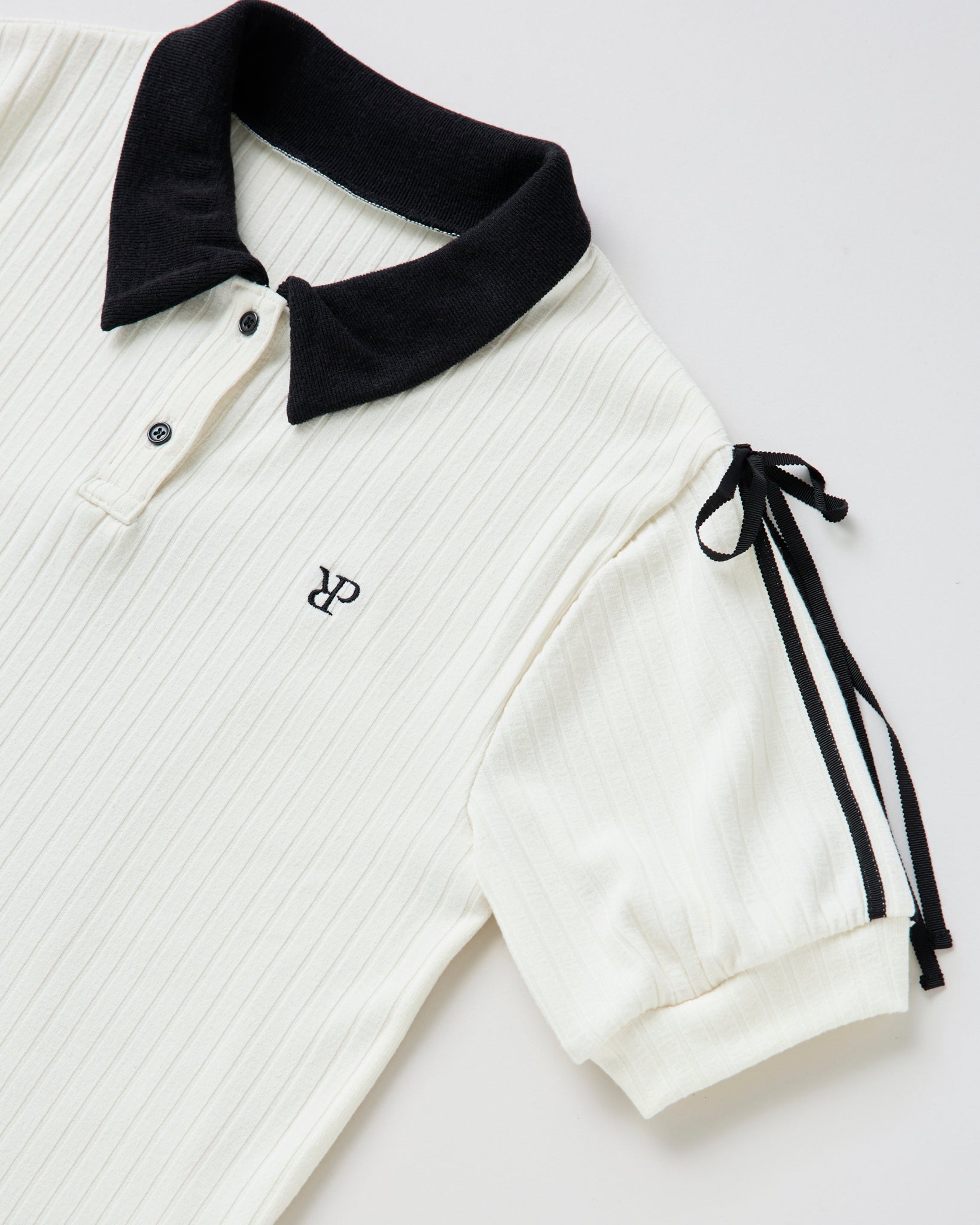 Ribbon shoulder knit polo shirt (offwhite)