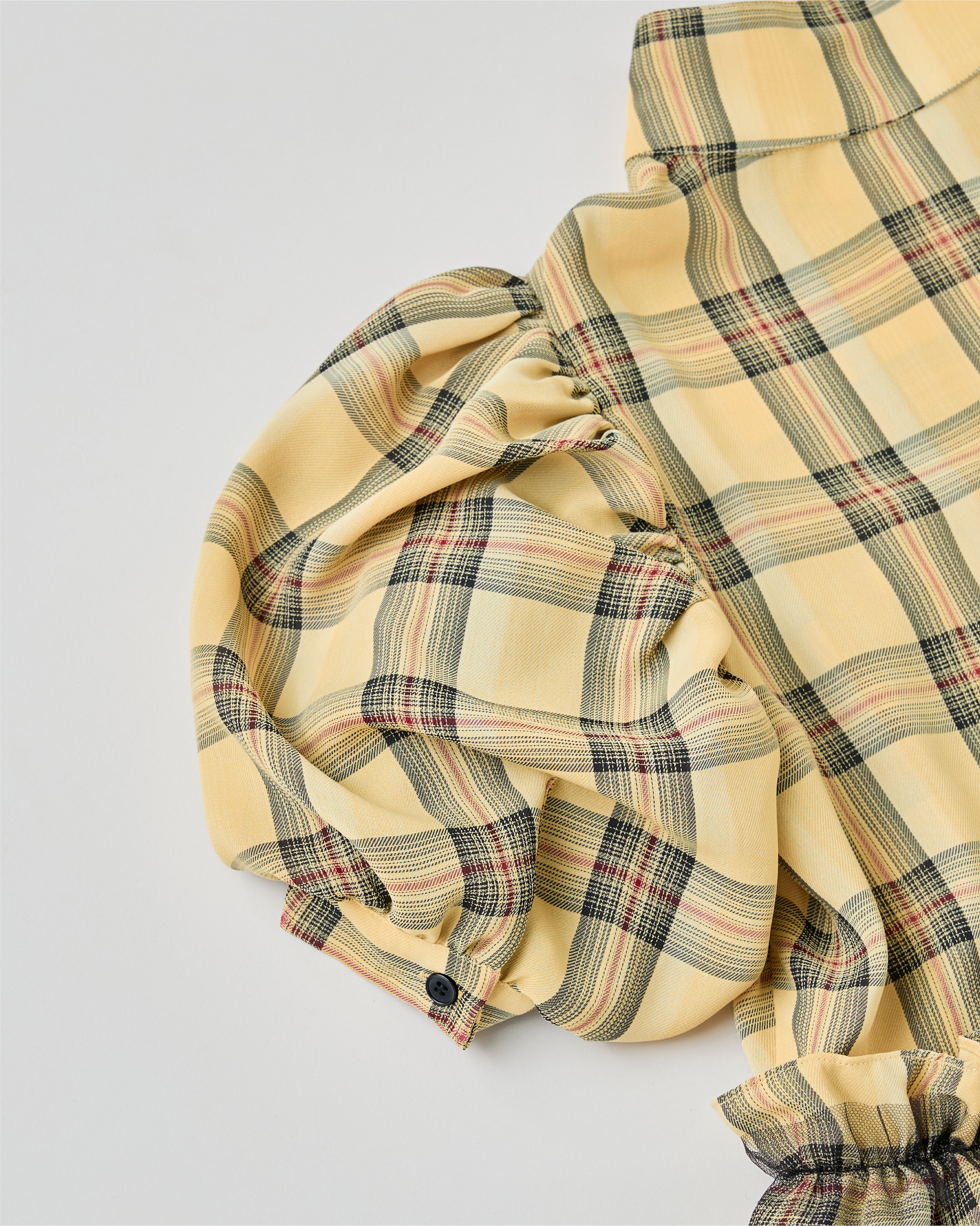 Puff sleeve hem frill blouse (check)