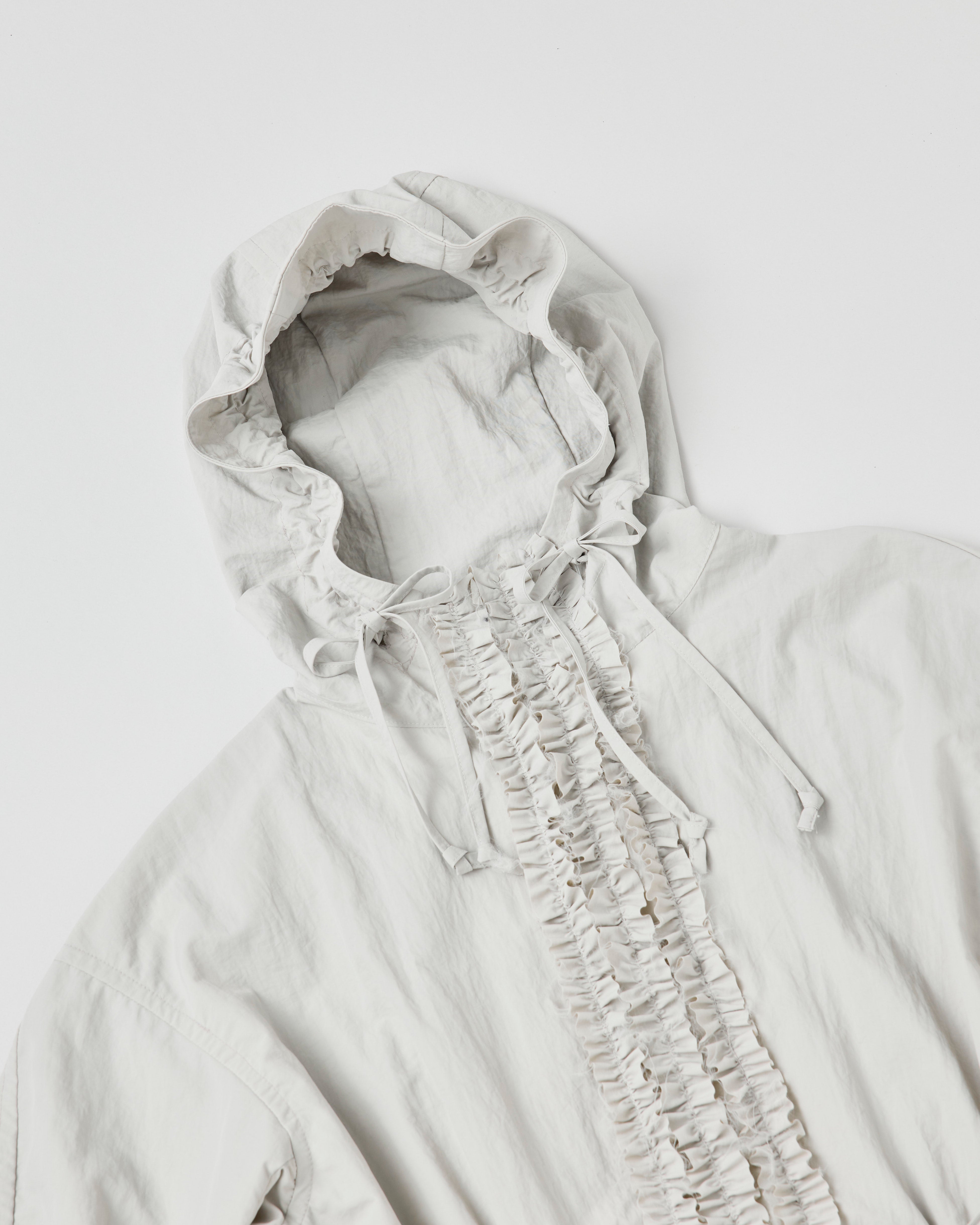 Frill nylon blouson (white gray)