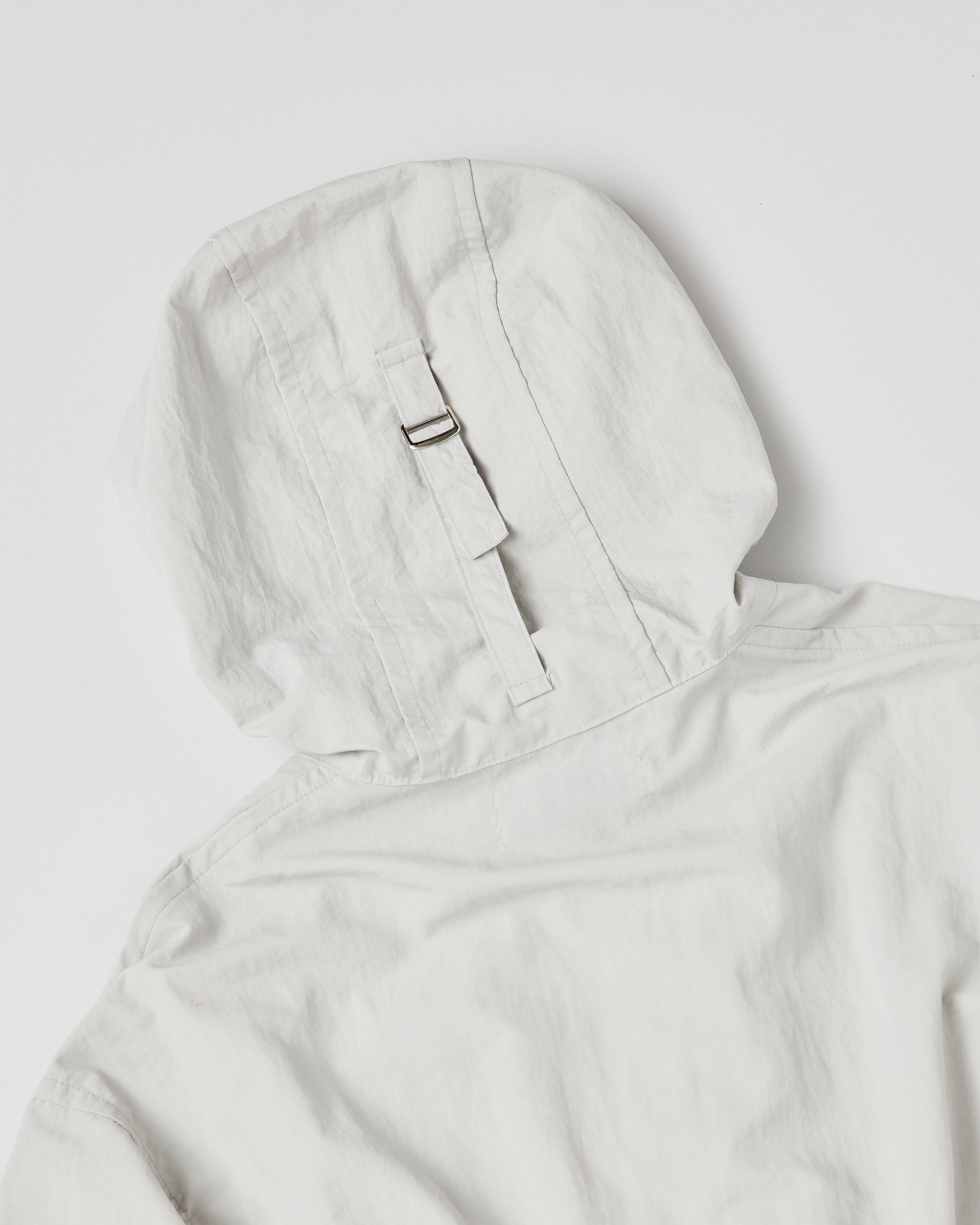 Frill nylon blouson (white gray)