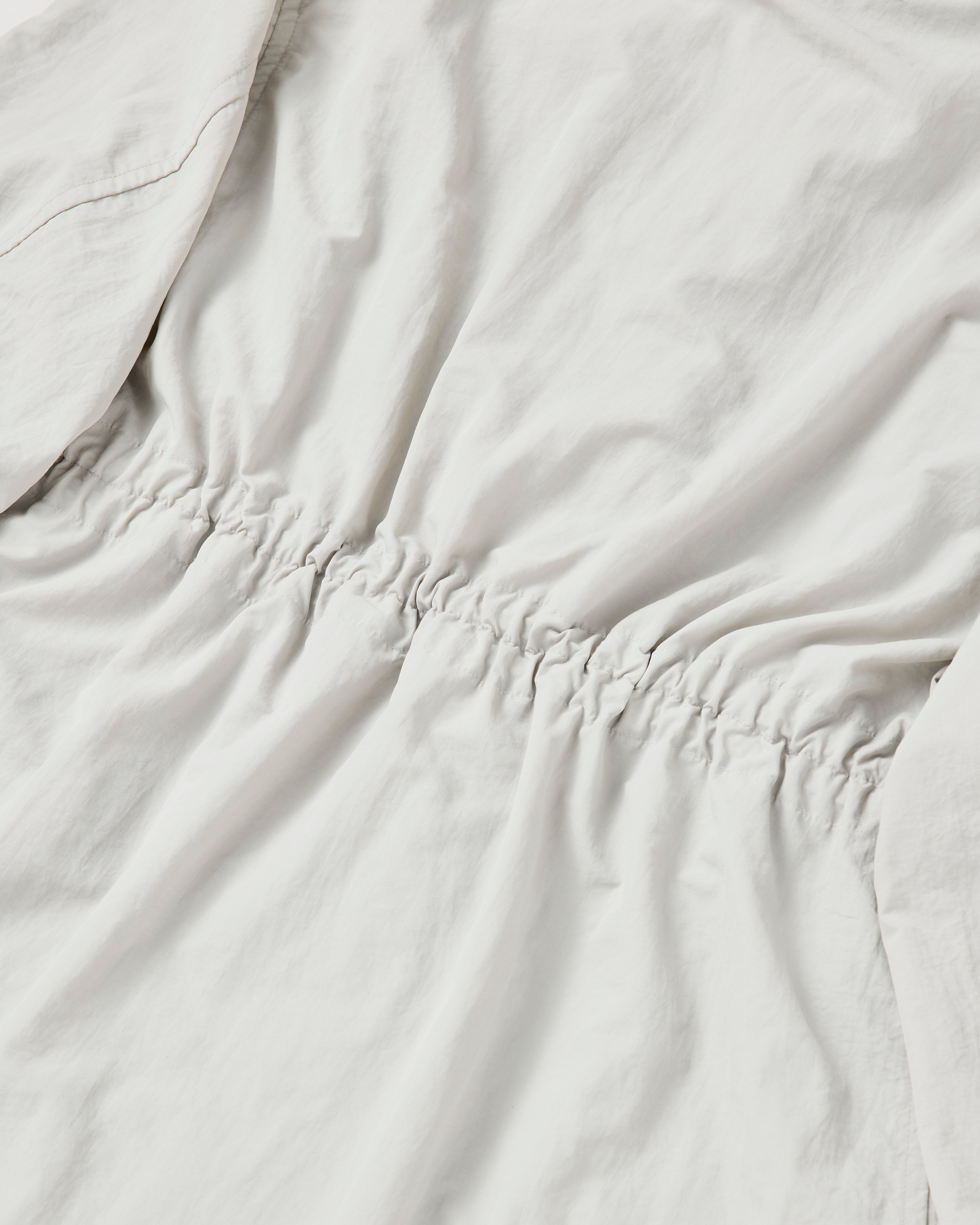 Frill nylon blouson (white gray)