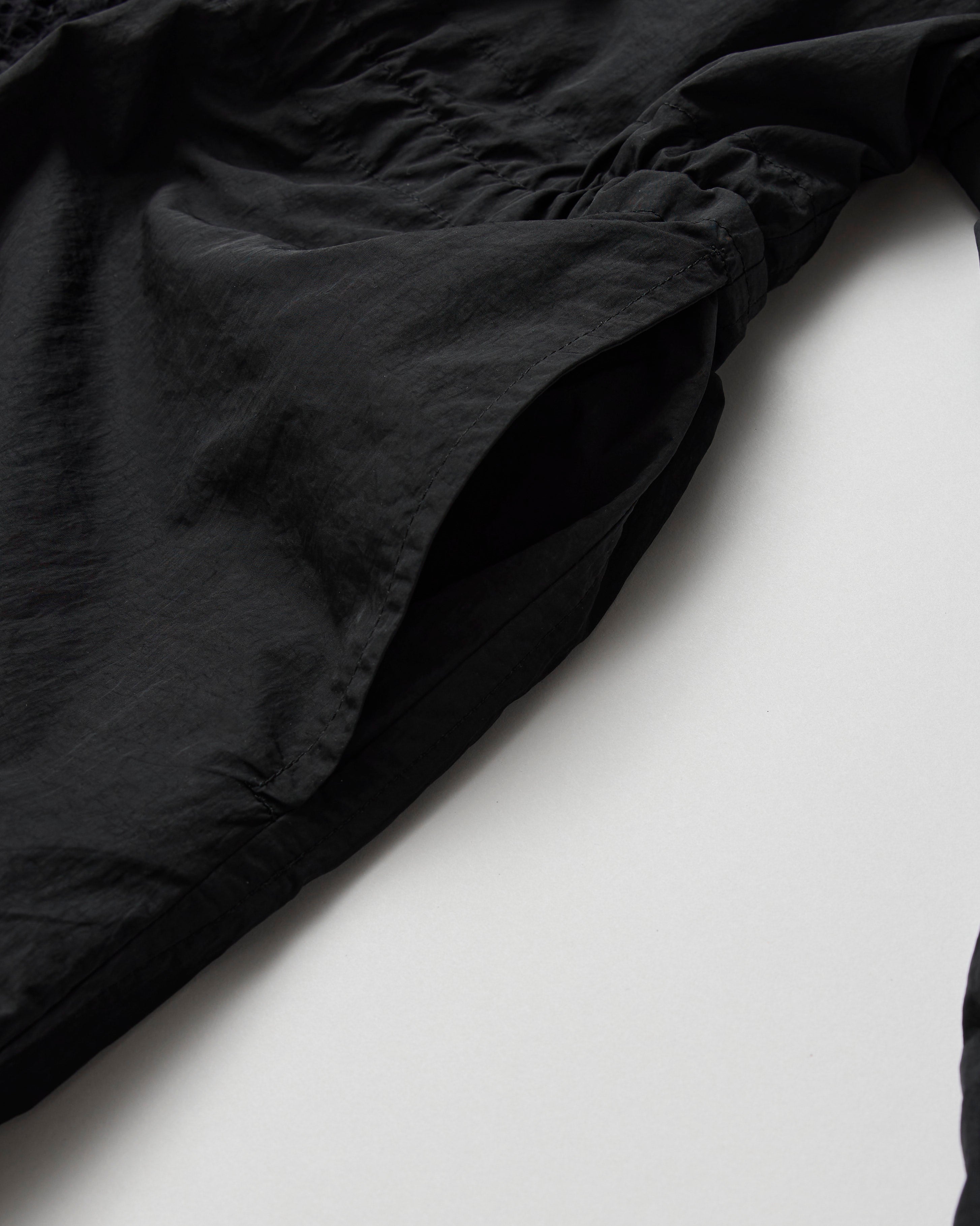 Frill nylon blouson (black)