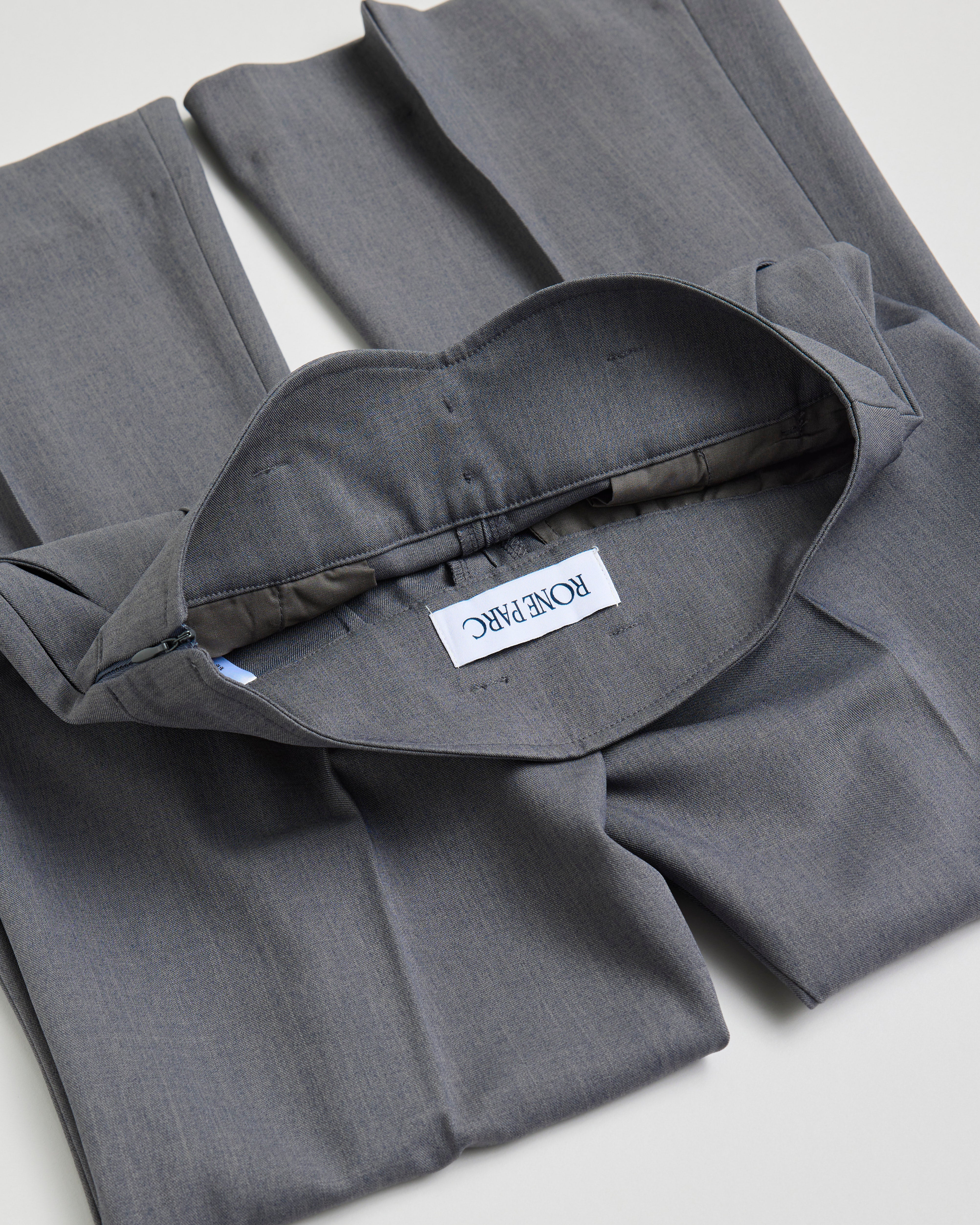 UNI lip slacks (gray)