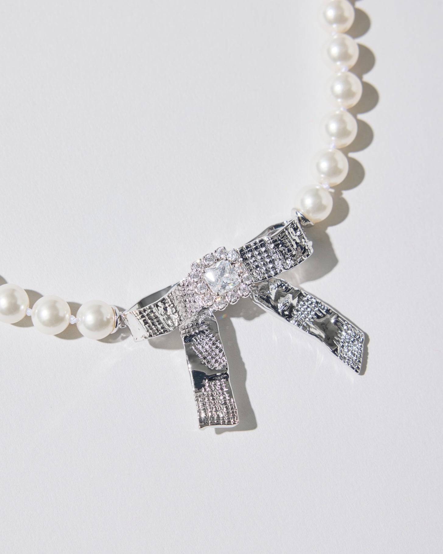 Tin Foil Bow Pearl Necklace
