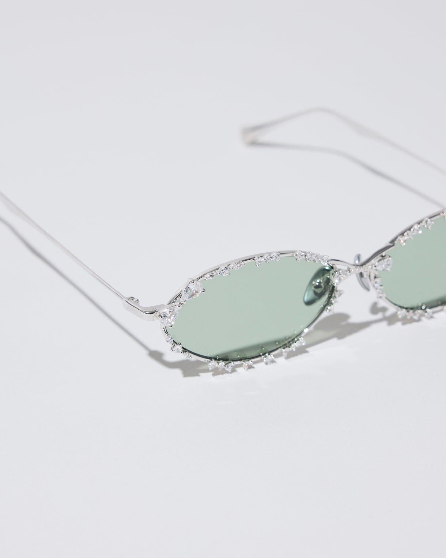 Gemstone studded metal trame sunglassas