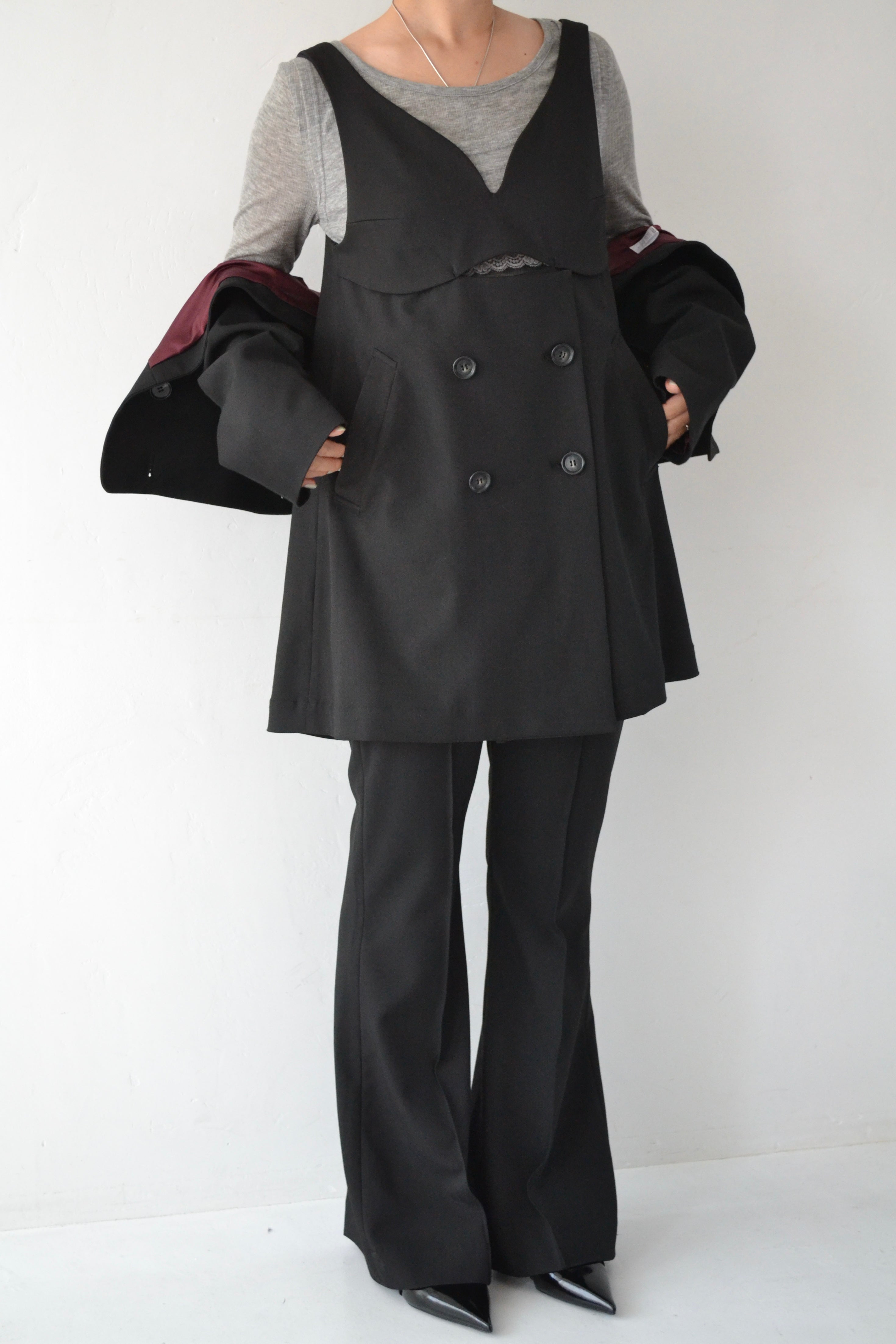 UNI lip slacks (black)