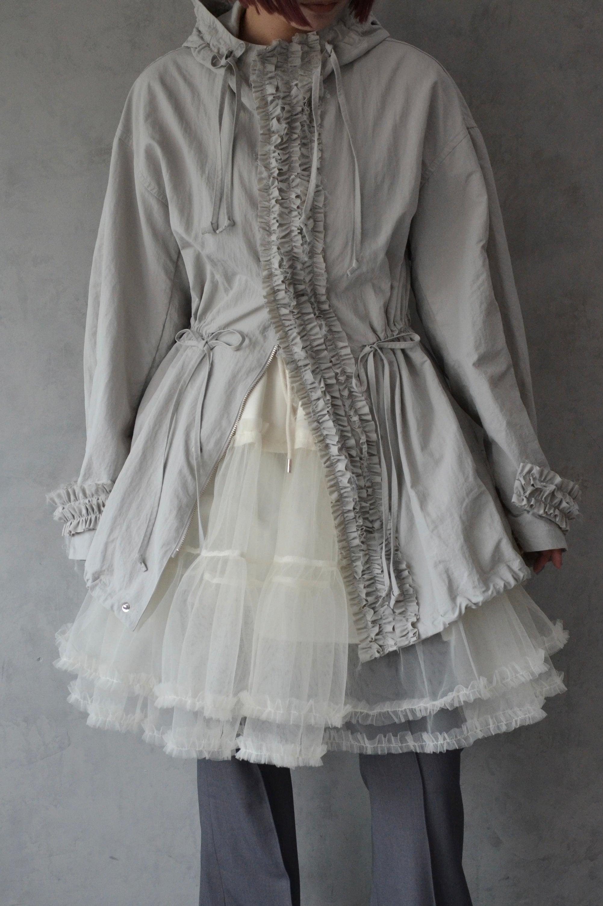 Frill nylon blouson (white gray)