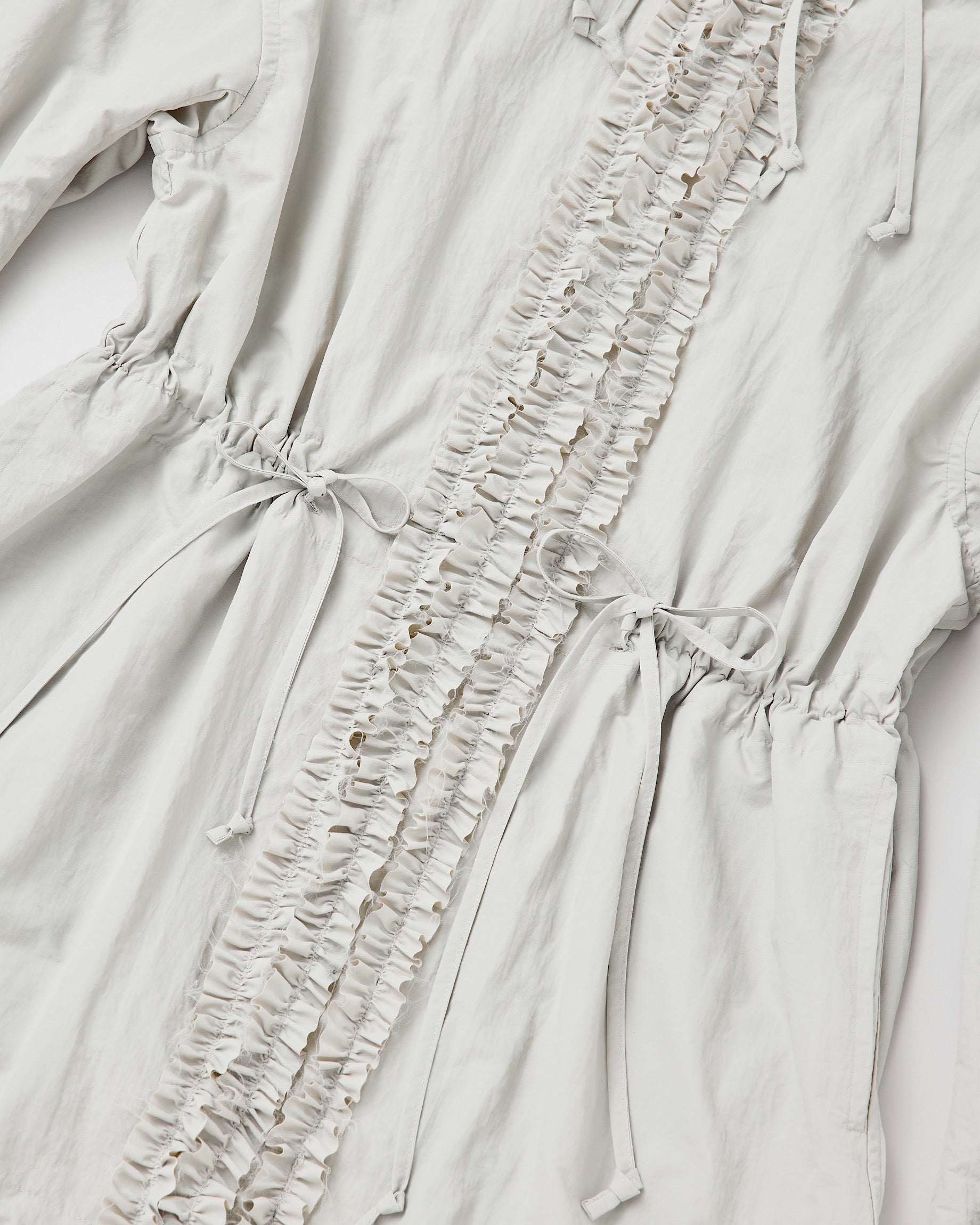 Frill nylon blouson (white gray)