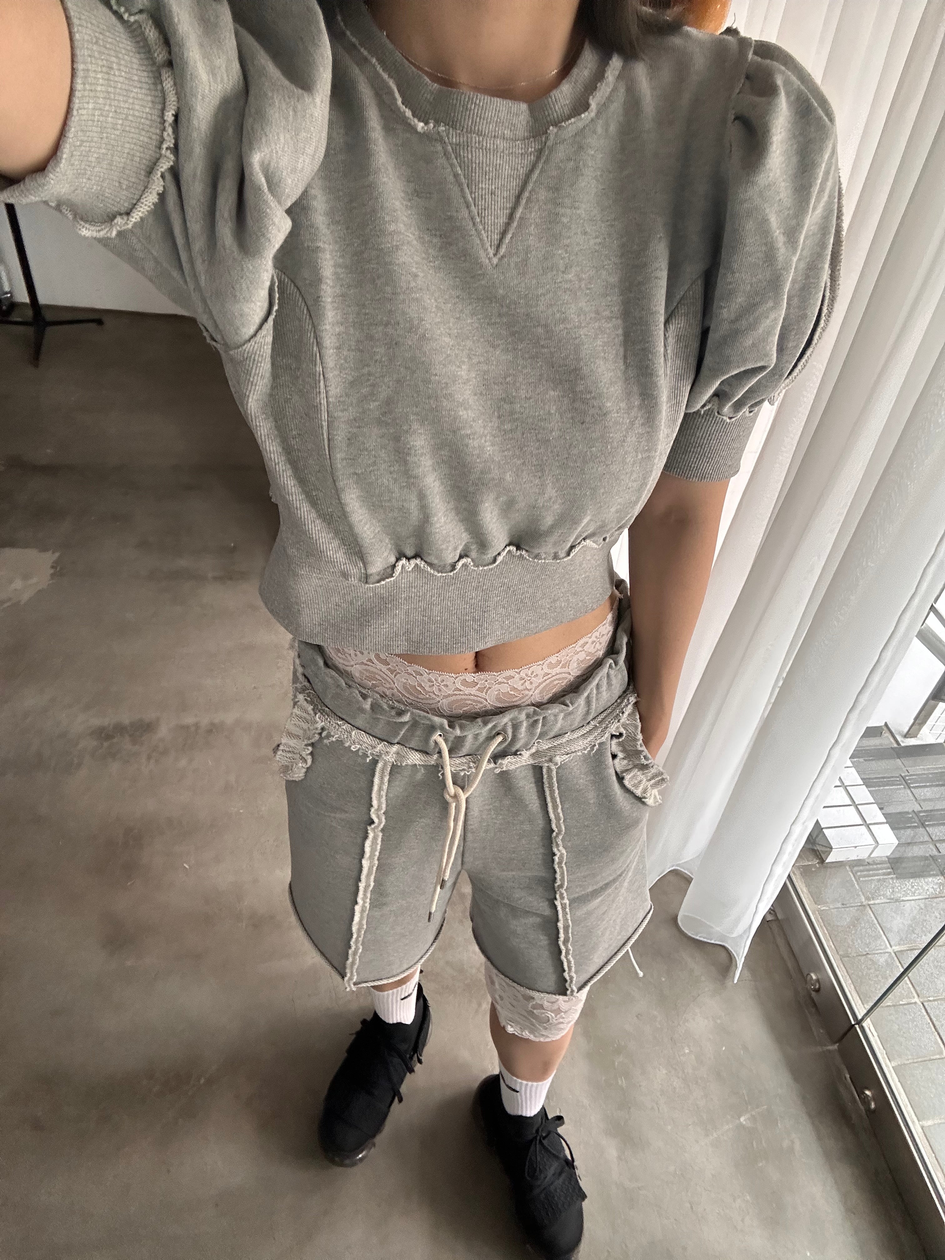 Frill pocket sweat shorts
