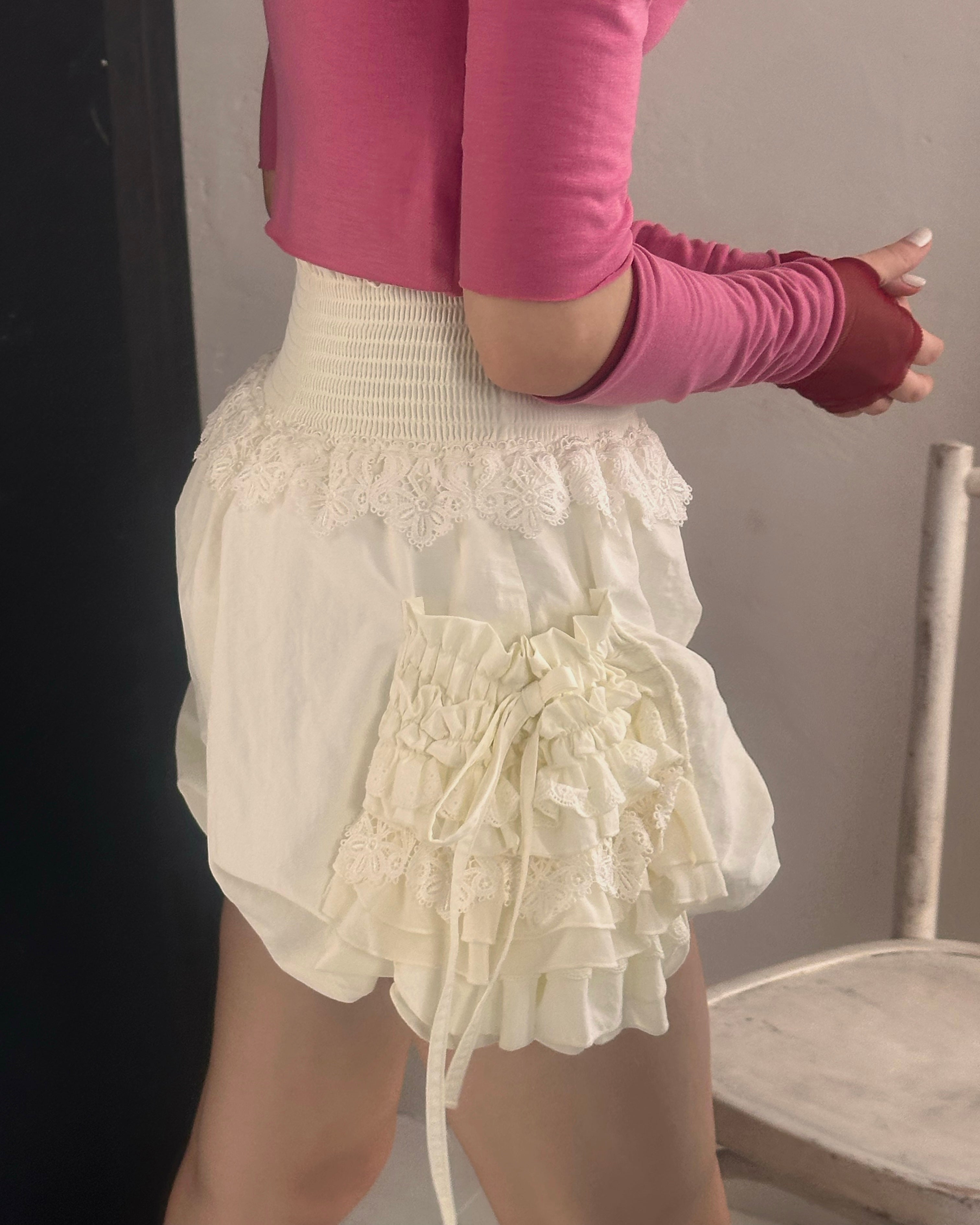 Frill pocket balloon short pants (offwhite)