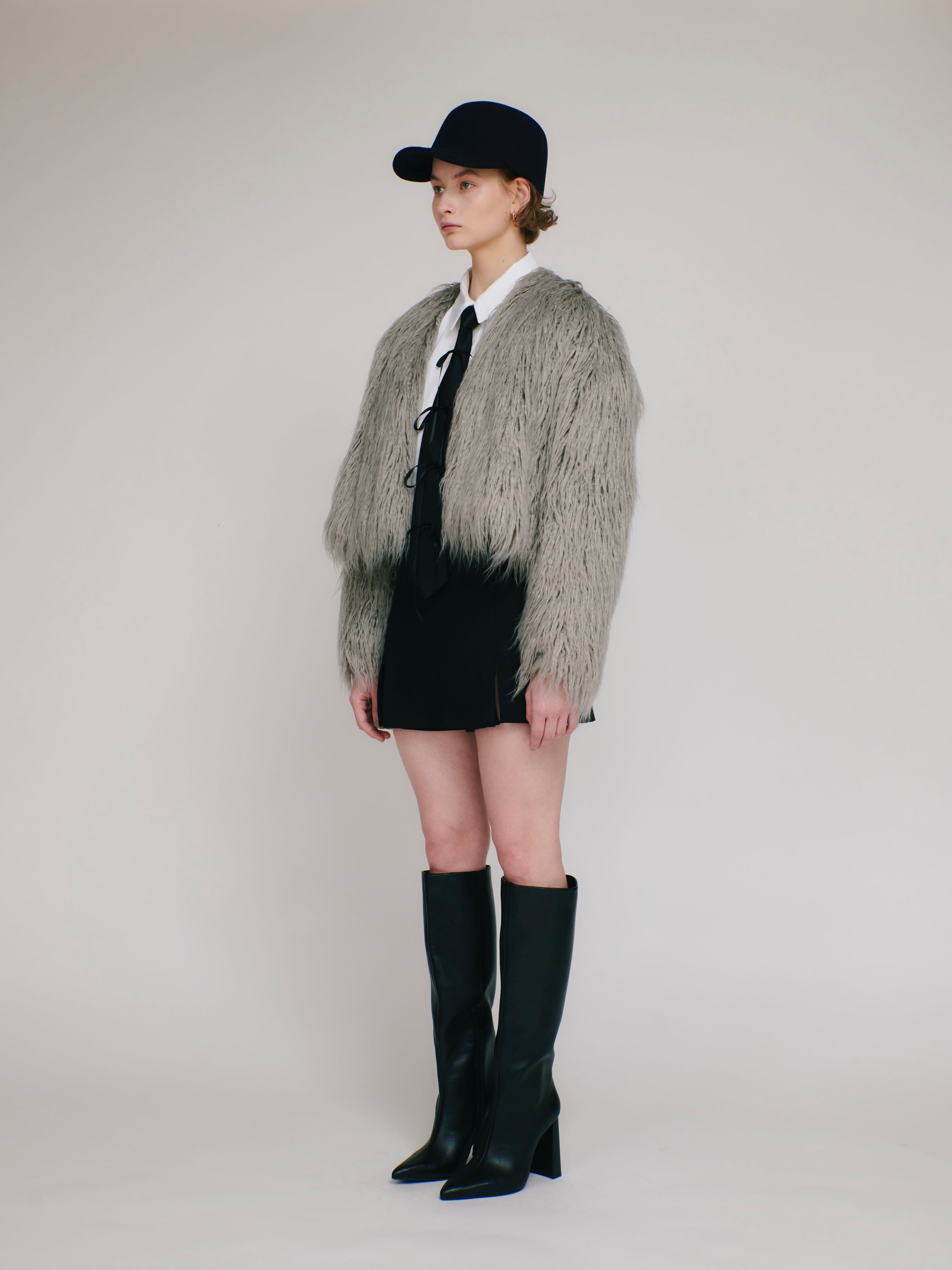 Faux fur short jacket (gray)