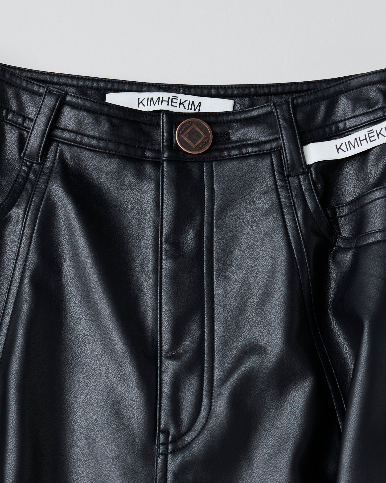 Vegan leather baloon trousers