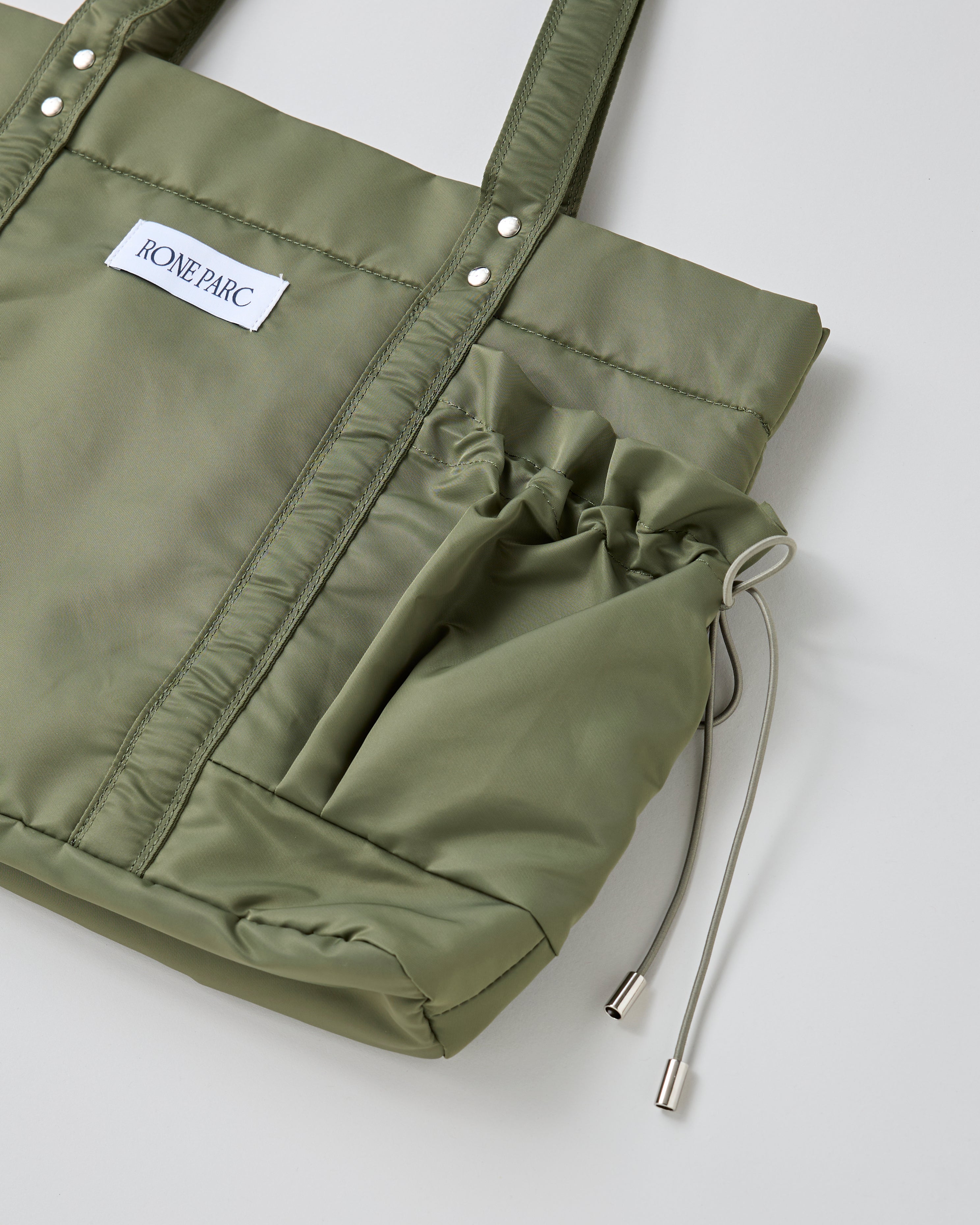 Drawstring pocket puffer bag (olive)