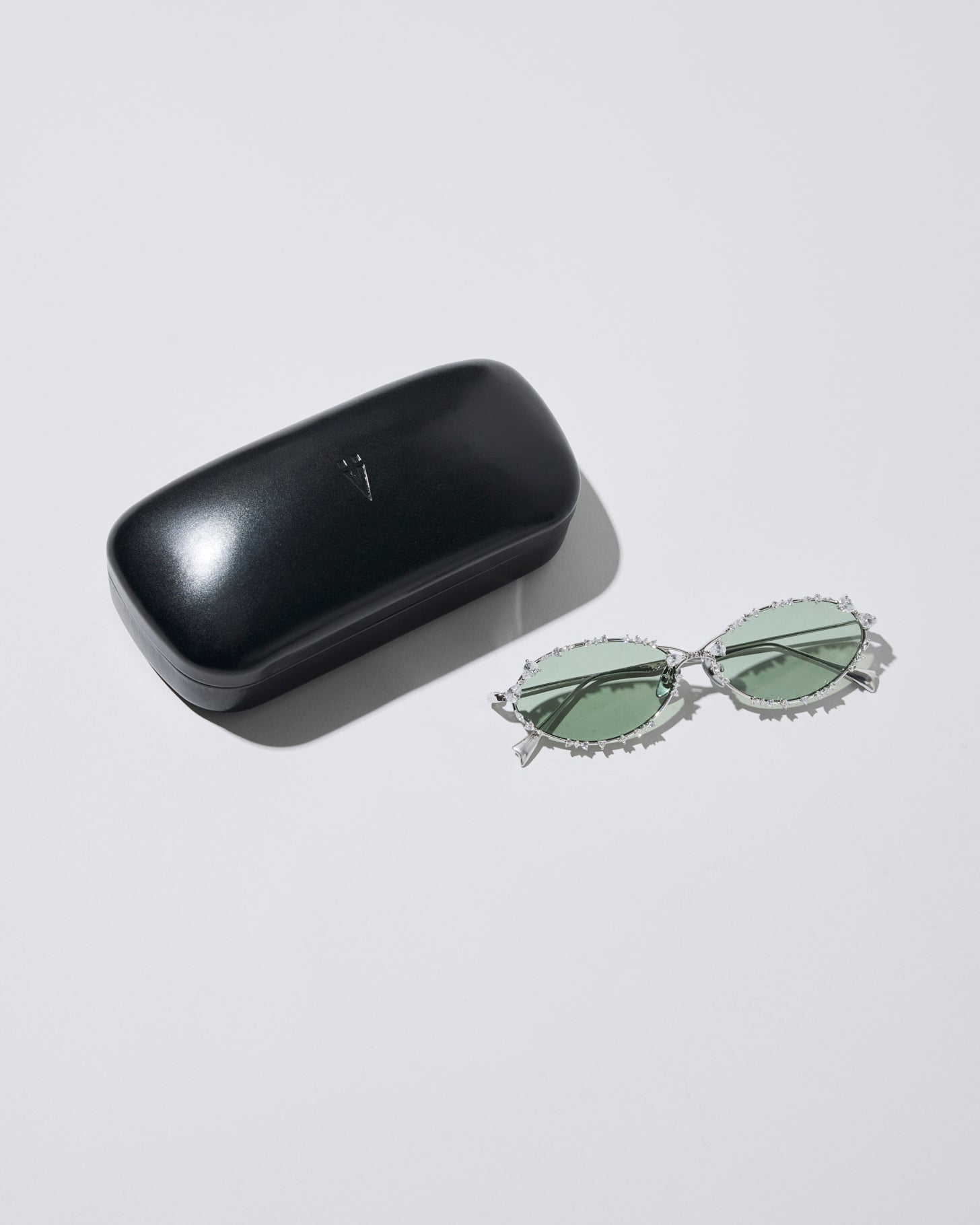 Gemstone studded metal trame sunglassas