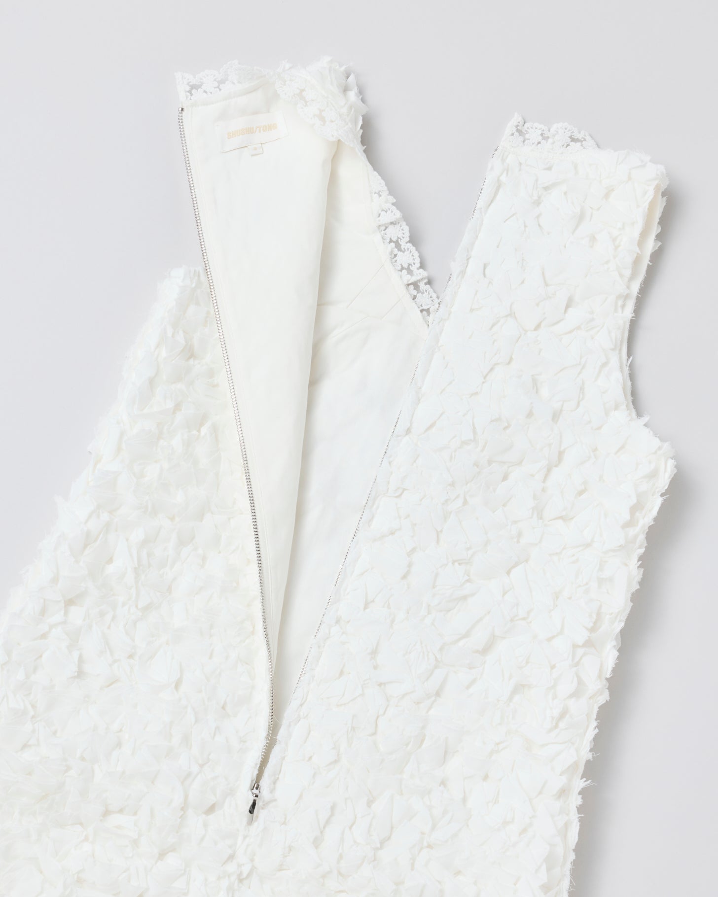 Ruffle Detail Heart Neckline Dress(White)
