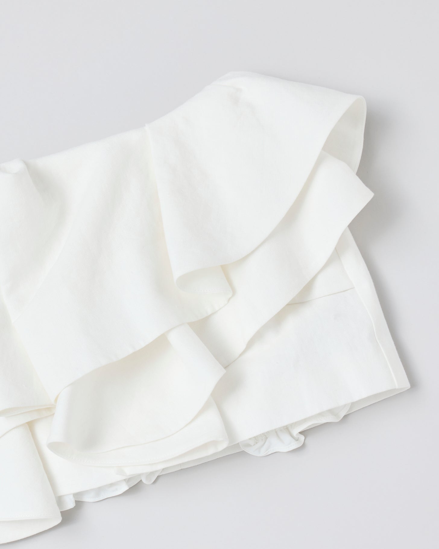 Asymmetrical Bow & Ruffle Skirt(White)