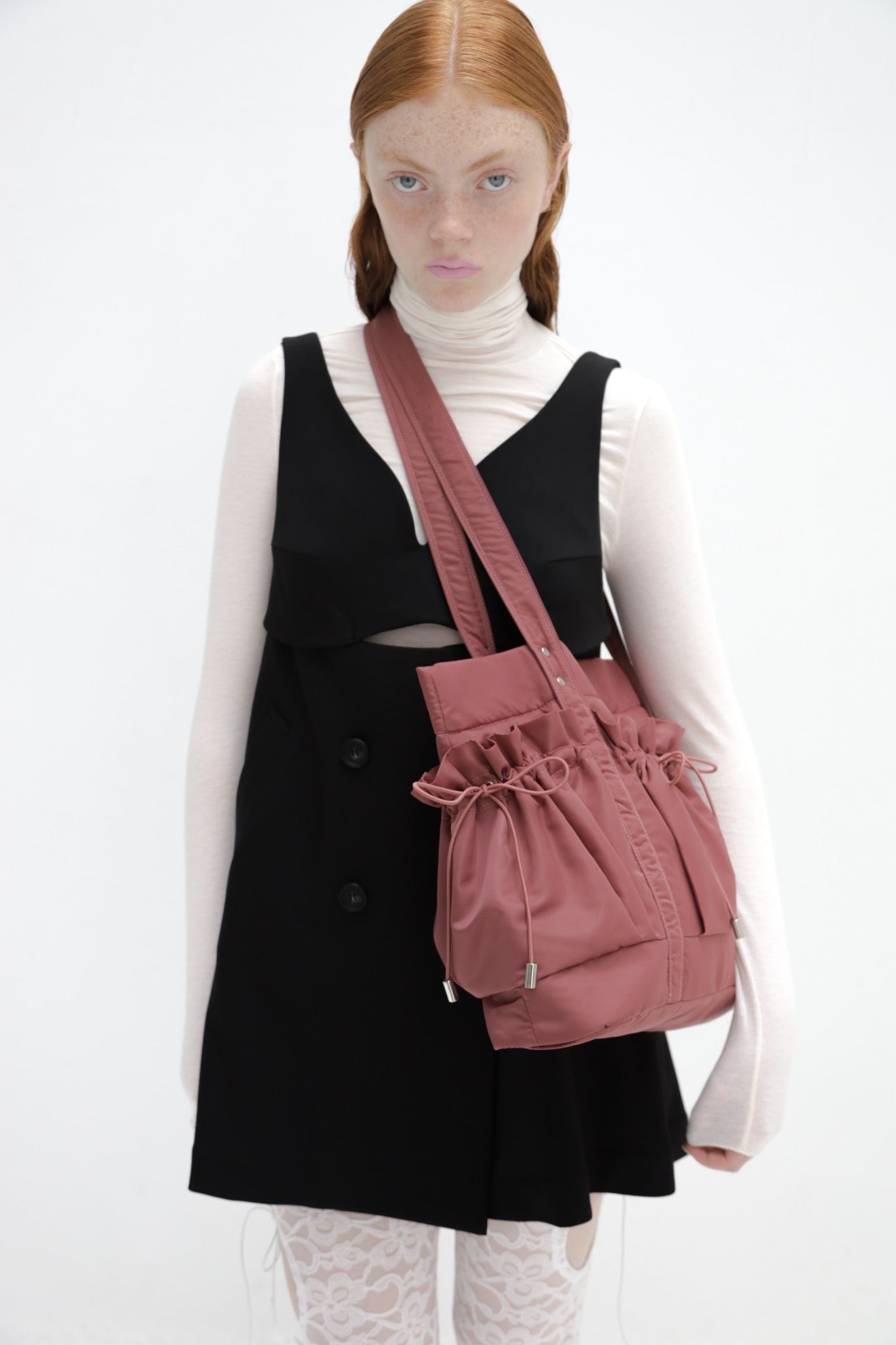 Drawstring pocket puffer bag (rose)