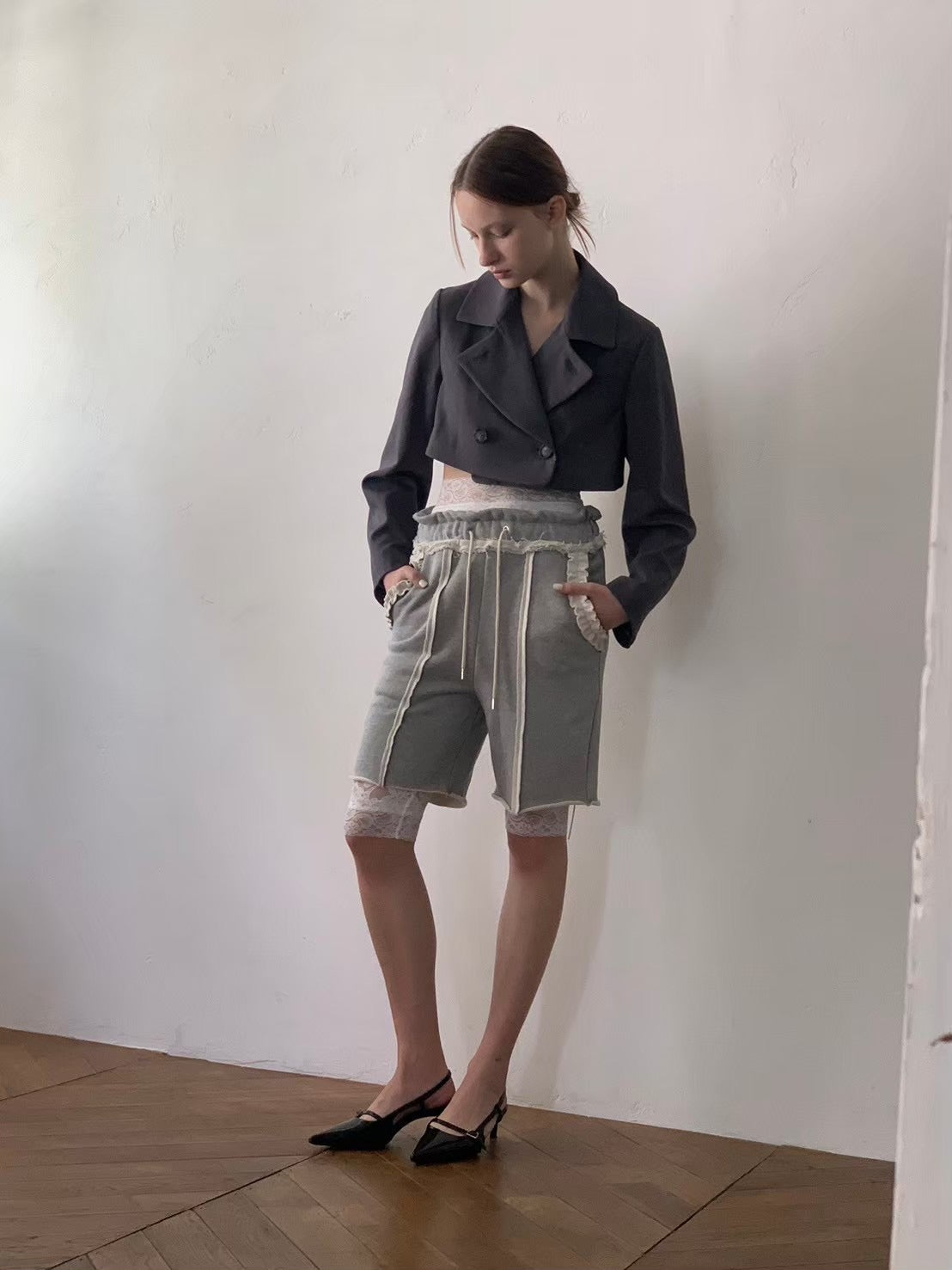 Frill pocket sweat shorts