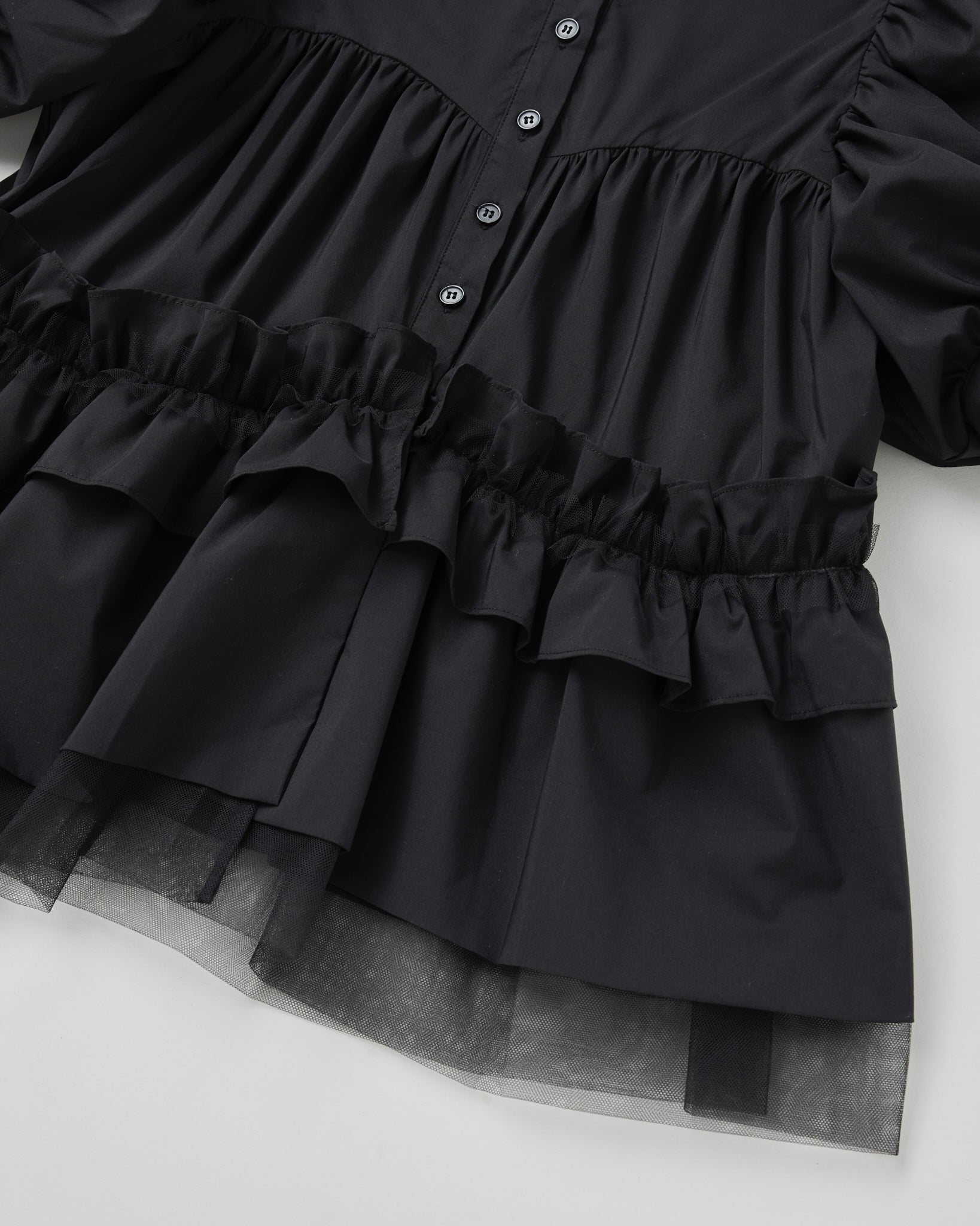 Puff sleeve hem frill blouse (black)