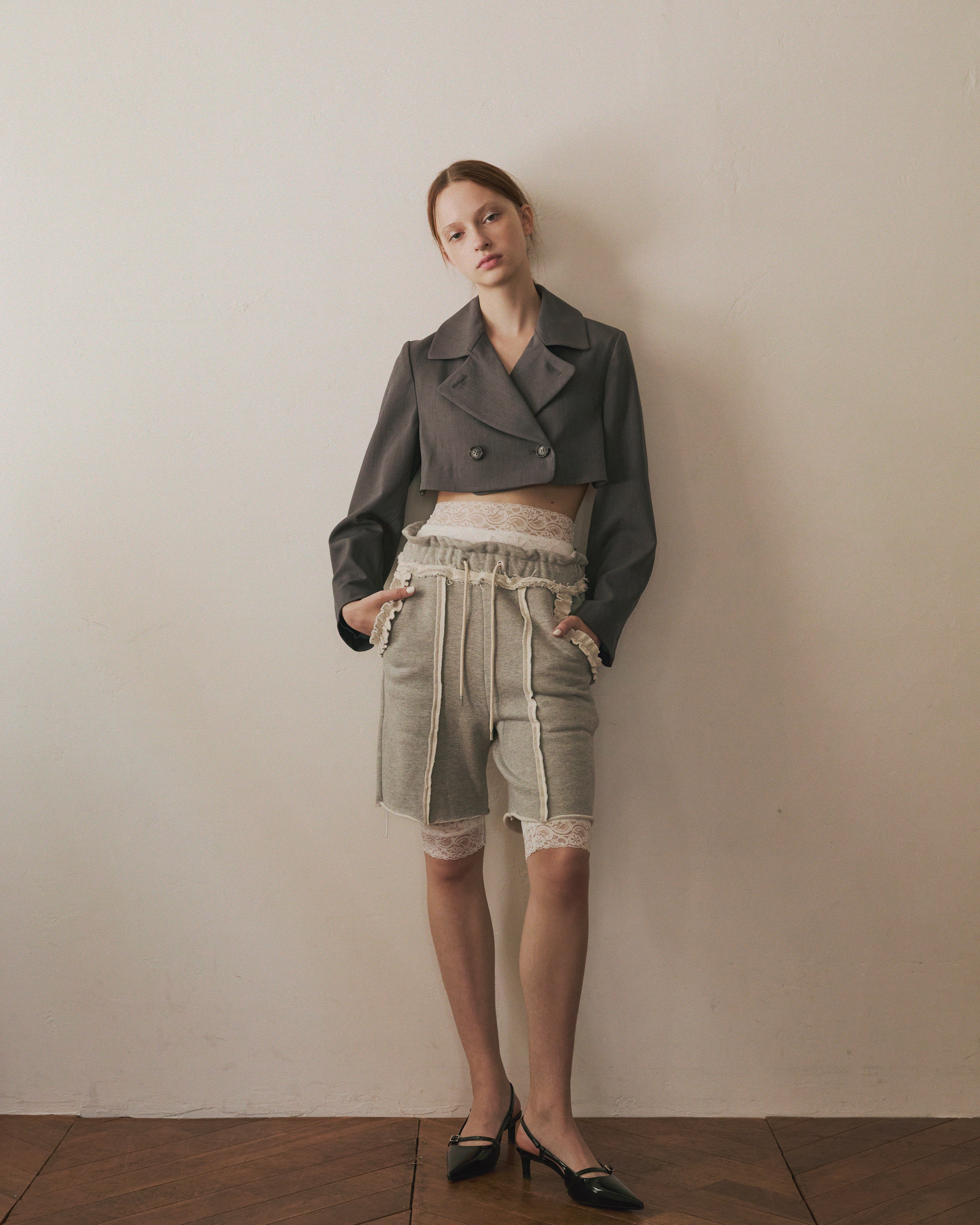 Frill pocket sweat shorts